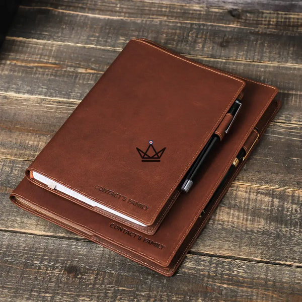 Protège Cahier en Cuir Personnalisable - Voyageur Intemporel - - cahier personnalisable - Cadeau, Noël, Anniversaire, Original, Fête des pères, fête des mères - Atelier Atypique