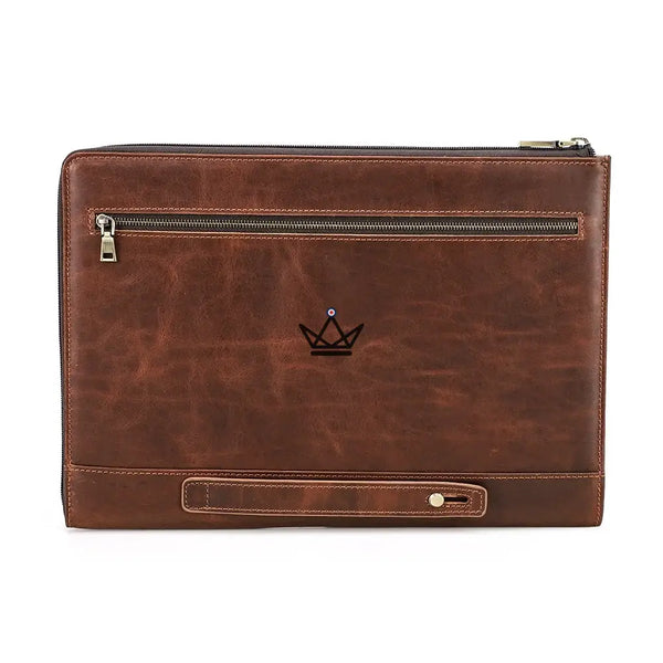Personalisierbare MacBook-Hülle 13" und 14" aus Leder — Voyageur TRAVERSÉE, Geöltes Braun / 13 Zoll