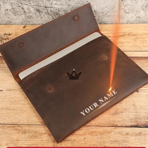 Housse Macbook en Cuir Personnalisable 13"-14" - Voyageur MISSIVE