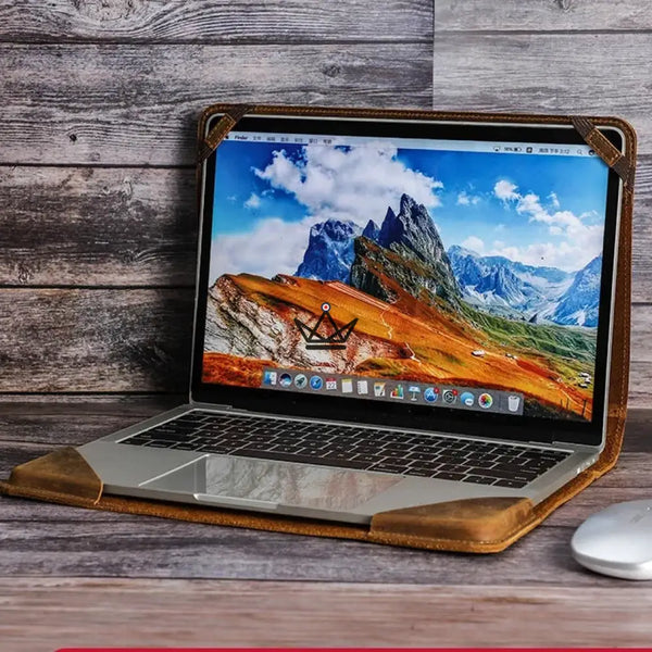 Housse Macbook en Cuir Personnalisable 13" - Voyageur RELIURE