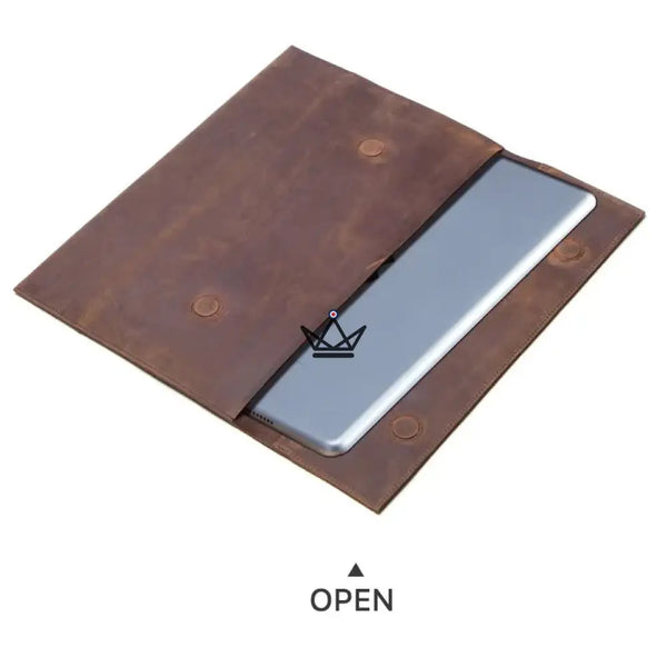 Pochette enveloppe iPad 13" en cuir personnalisable — Voyageur PLI – 12/13