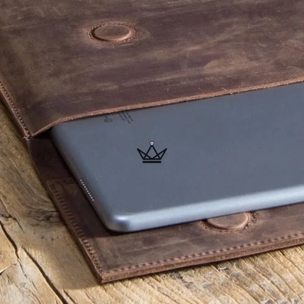 Pochette enveloppe iPad 13" en cuir personnalisable — Voyageur PLI – 4/13