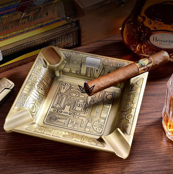 Square 4-slot cigar ashtray, embossed engraved decor - CURIOSA