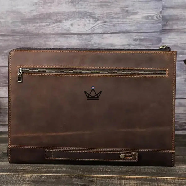Housse cuir personnalisable pour MacBook 13 à 14 pouces - Voyageur TRAVERSÉE - ["Housse PC","Housse PC personnalisable","maj-desc","maj-filtre","Maroquinerie Personnalisable"] - housse PC personnalisable - Cadeau, Noël, Anniversaire, Original, Fête des pères, fête des mères - Atelier Atypique