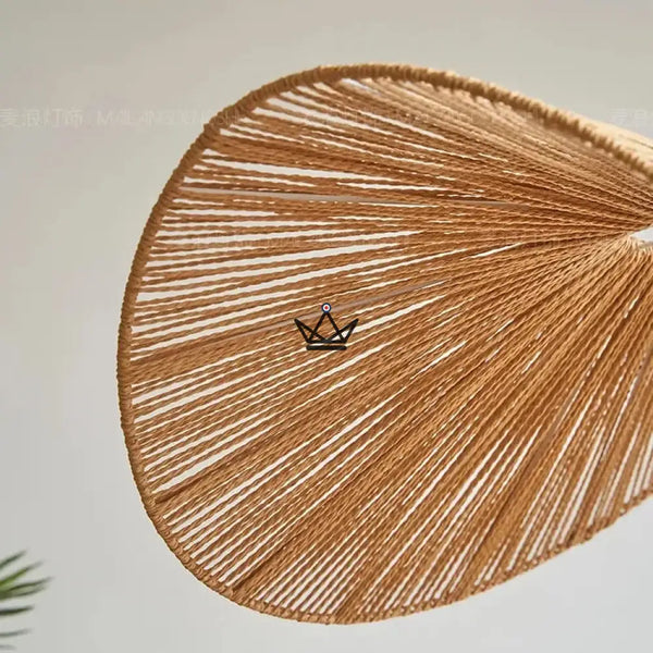 Hängeleuchte FOLIA — handgeflochtenes Rattan, Blattform