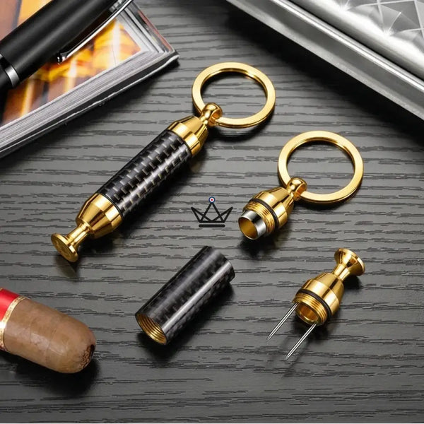 Perce-cigare porte-clés doré 2-en-1 avec aiguille — SCEPTRE, Motif carbone