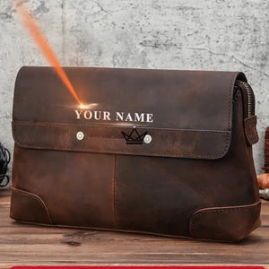Pochette organiseur iPad mini en cuir personnalisable avec passe-main — Voyageur MANUSCRIT