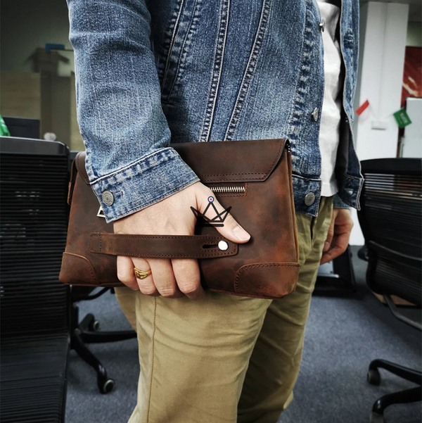 Pochette organiseur iPad mini en cuir personnalisable avec passe-main — Voyageur MANUSCRIT – 4/10
